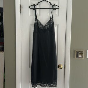 DIANE VON FURSTENBERG FULL SLIP DRESS SIZE 36 EMBROIDERED MONOGRAM LOGO DVF